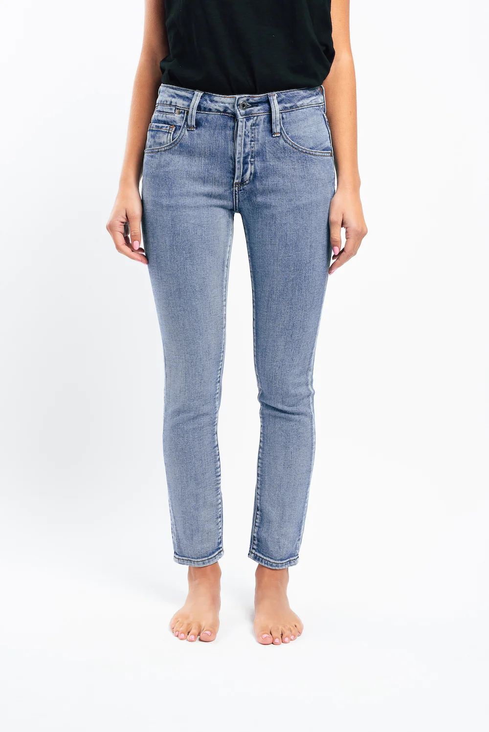 Kirby Jean - Cropped | Waterfall - Kireina Australia