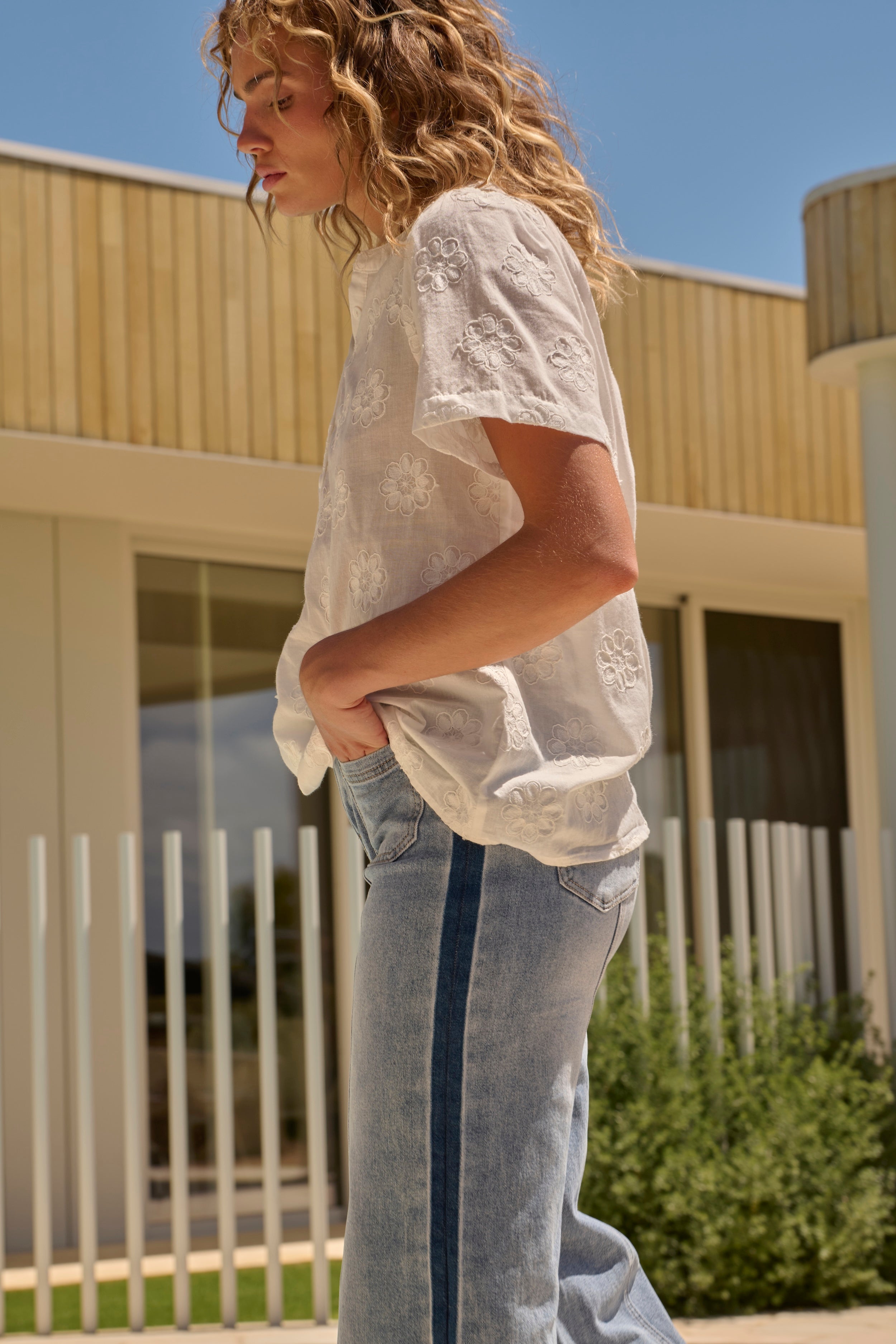 Kayla Shirt - White Flowers